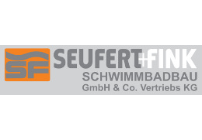 Das Logo der SEUFERT + FINK Schwimmbadbau GmbH + Co. Vertriebs KG.