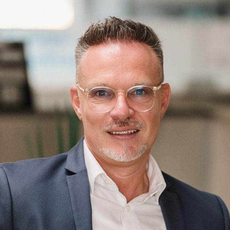 Das Portraitfoto von Lars Eyl.